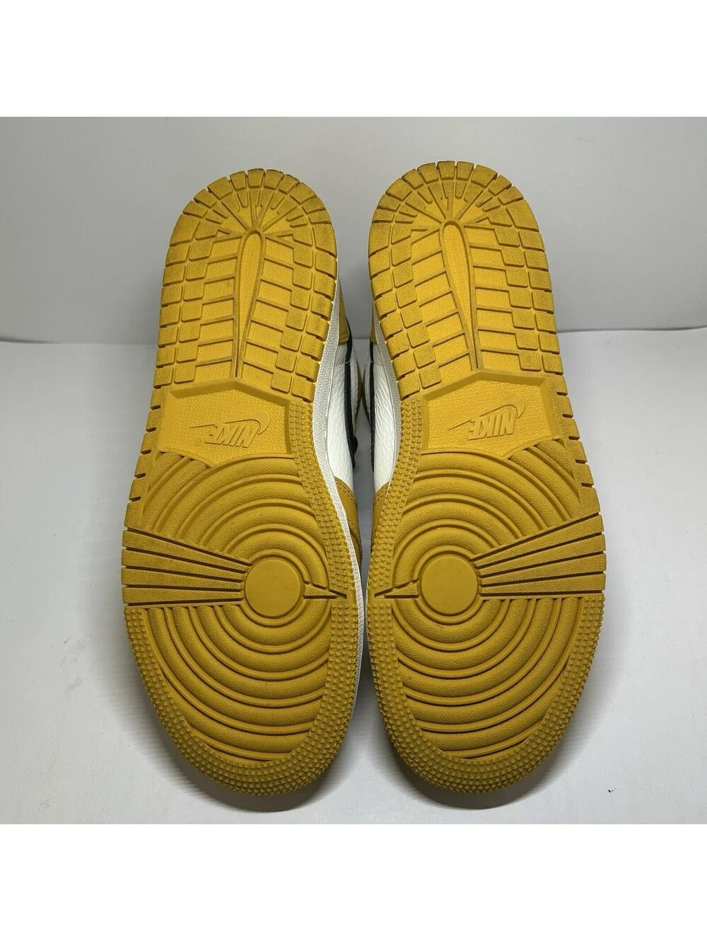 Air Jordan 1 Retro High OG Yellow Ochre GS - Size 4.5Y OG ALL - (FD1437-701)